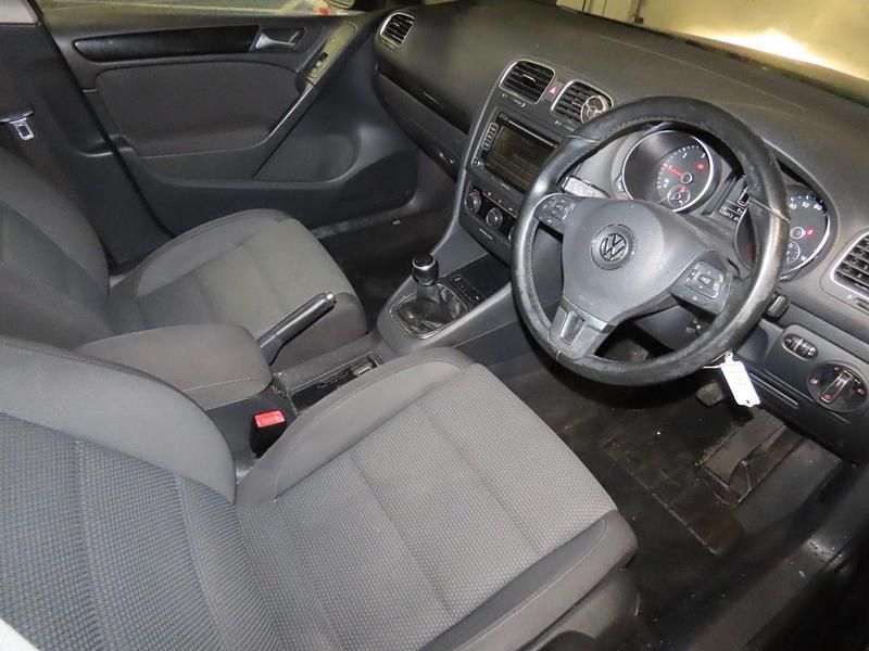 Used VW Golf VII Match 105 HP (77 kW) 2012 Black Hatchback