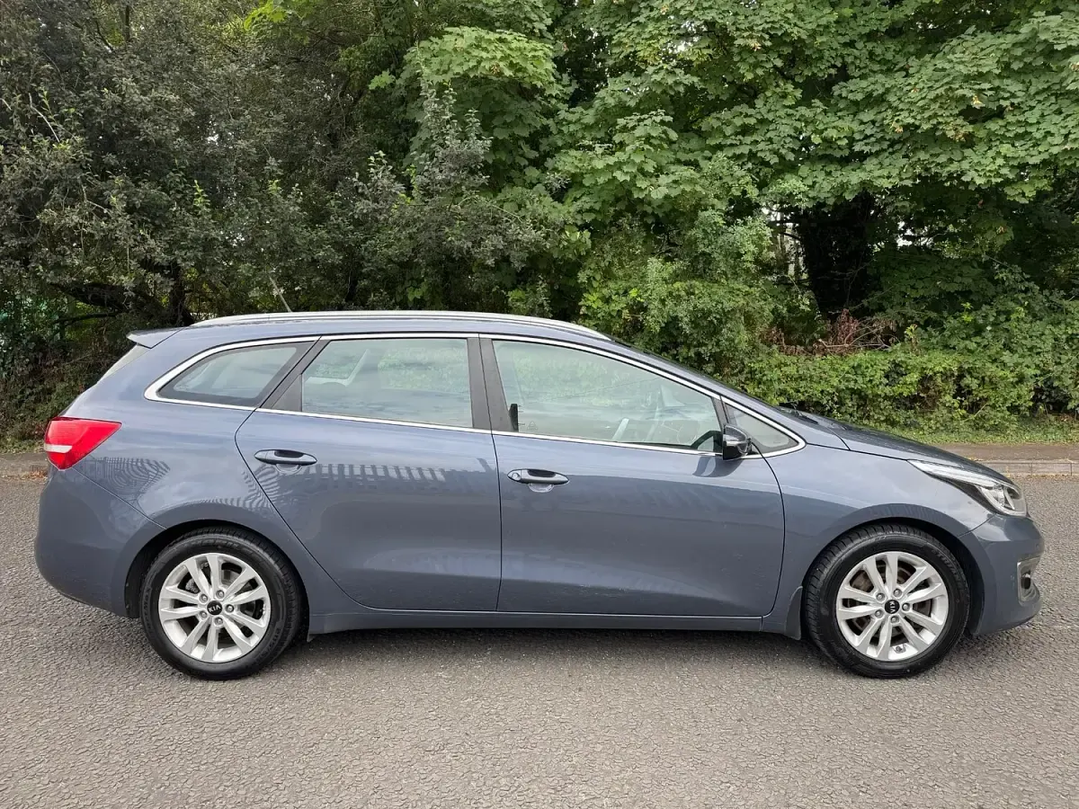 Used Kia Ceed 136 HP (100 kW) 2016 Blue Hatchback