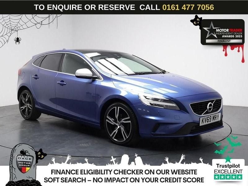 Blue Used 2019 Volvo V40 R-Design Estate | £10,480 (Fair price) - Image 1/3