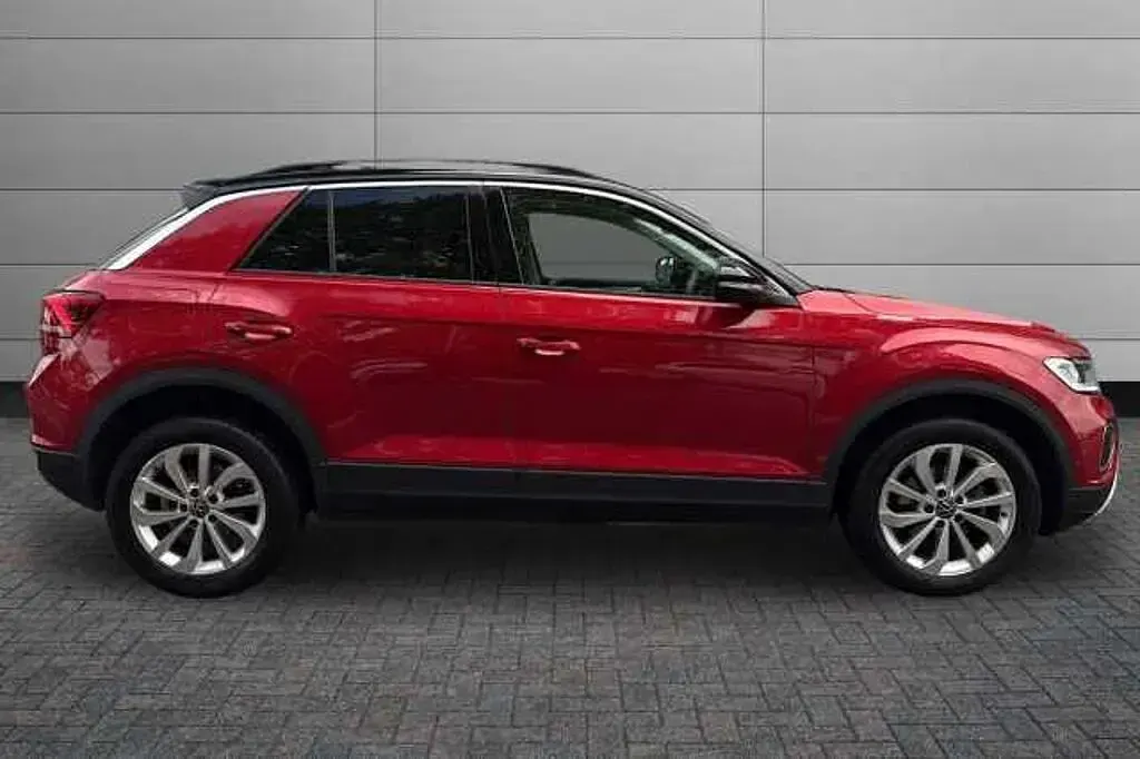 Used VW T-Roc Match 115 HP (84 kW) 2024 Red SUV