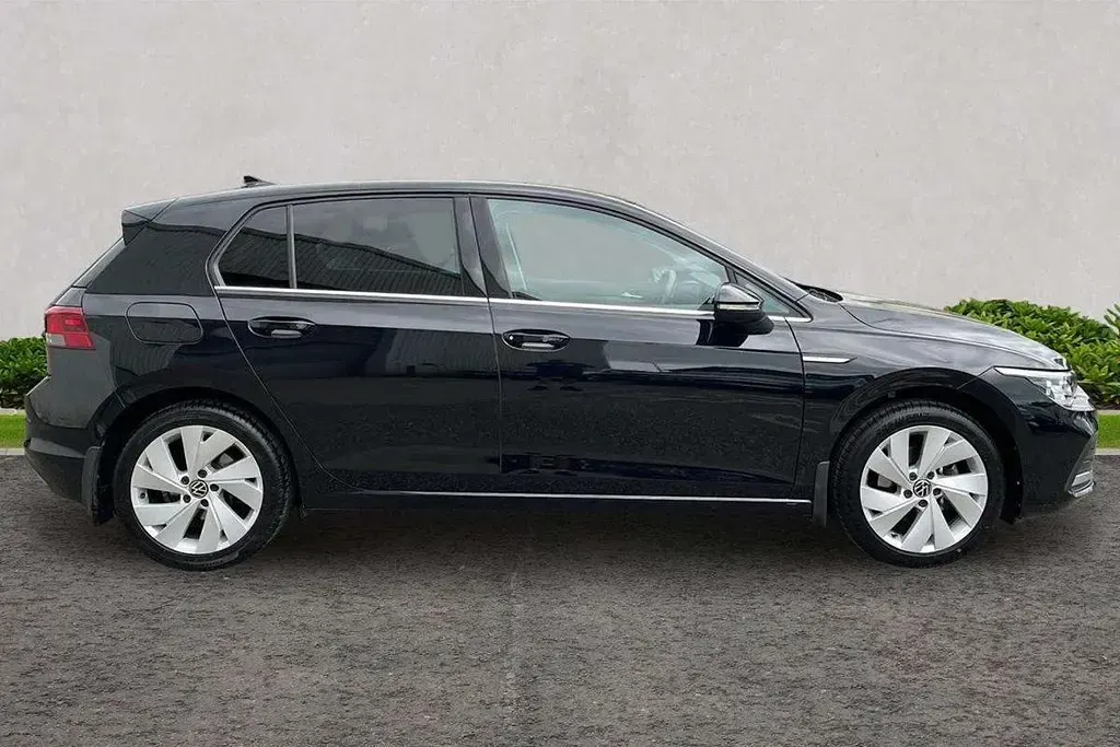 Used VW Golf VIII Style 150 HP (110 kW) 2023 Black Hatchback
