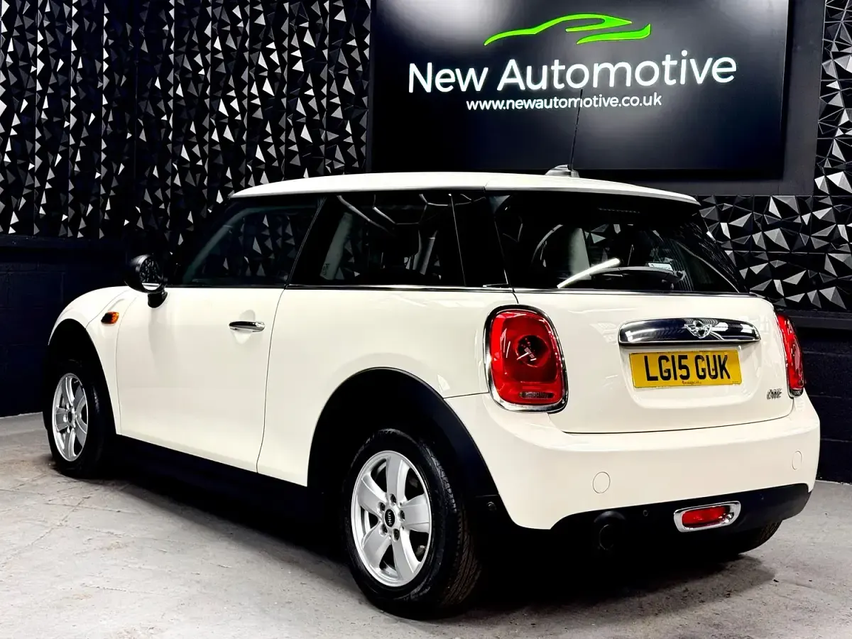Used Mini ONE Hatch 102 HP (75 kW) 2015 White Hatchback