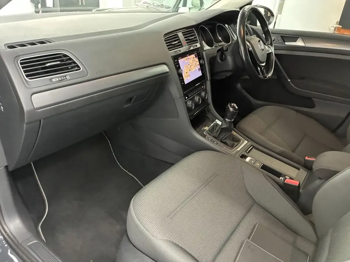 Używany VW Golf VII Edition 115 KM (84 kW) 2020 Szary Hatchback