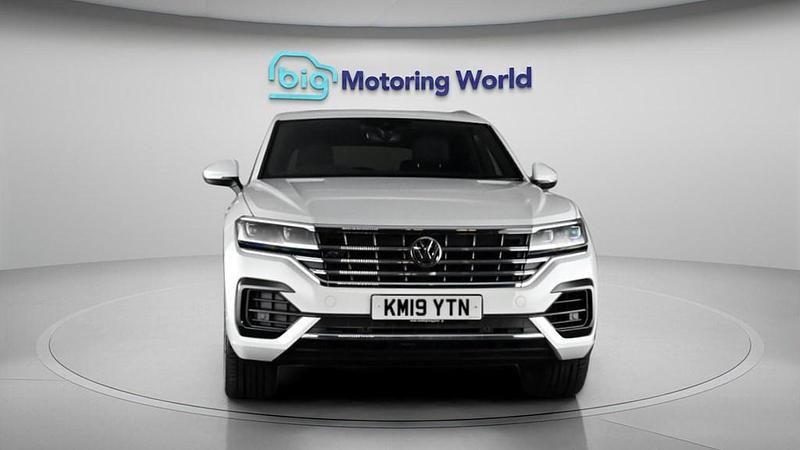 Used VW Touareg R-line 286 HP (210 kW) 2019 White SUV