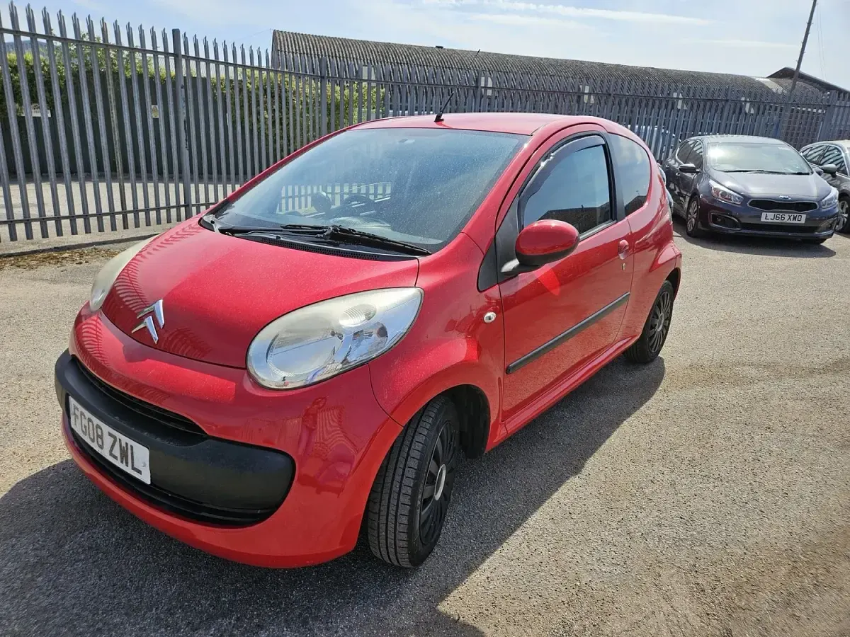 Used Citroën C1 67 HP (49 kW) 2008 Red Hatchback