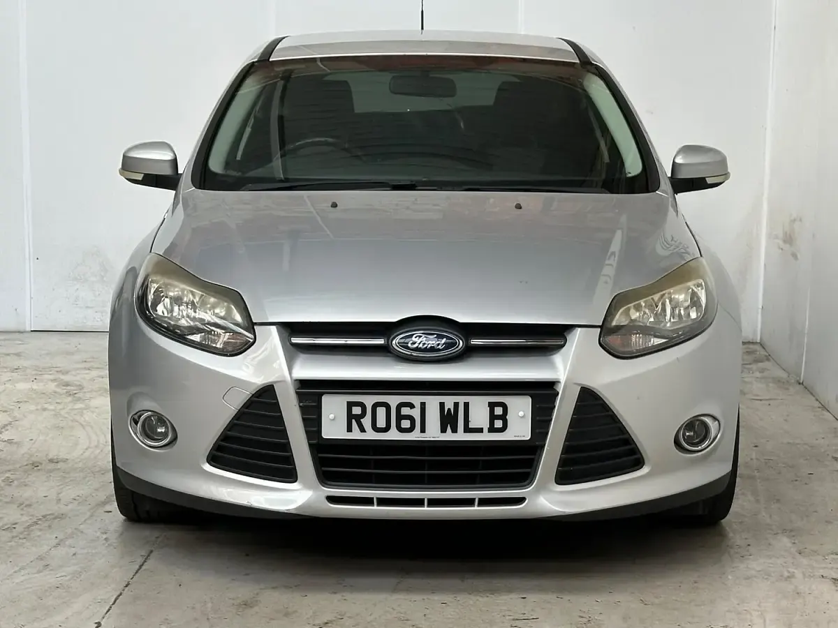Used Ford Focus Zetec 2011 Silver Hatchback