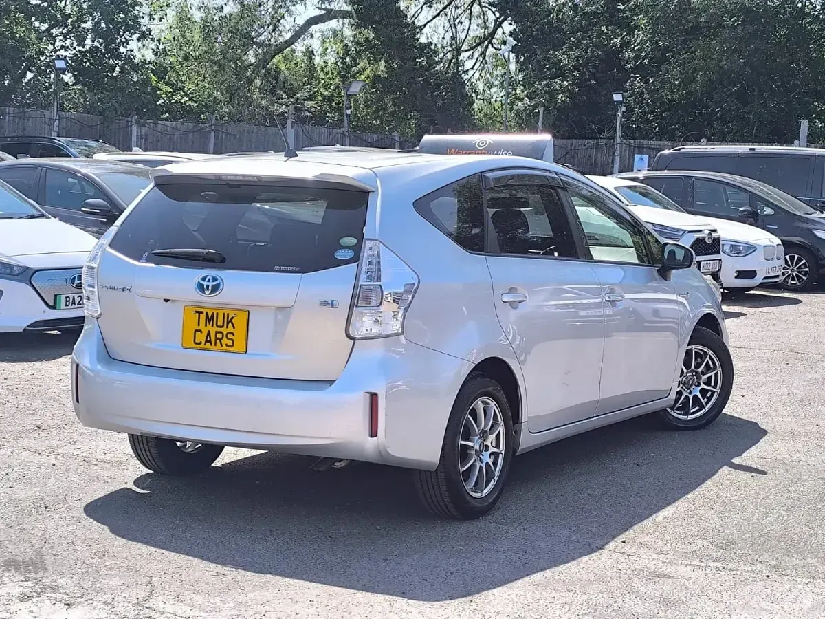 Used Toyota Prius+ 136 HP (100 kW) 2014 Silver MPV