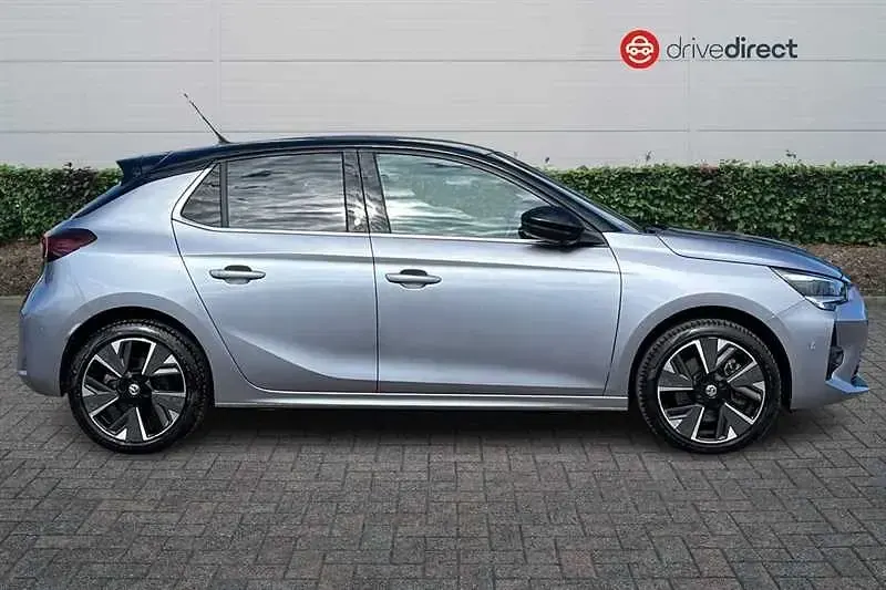 Usado Vauxhall Corsa-e Ultimate 100 kW (136 HP) 2023 Cinzento Citadino