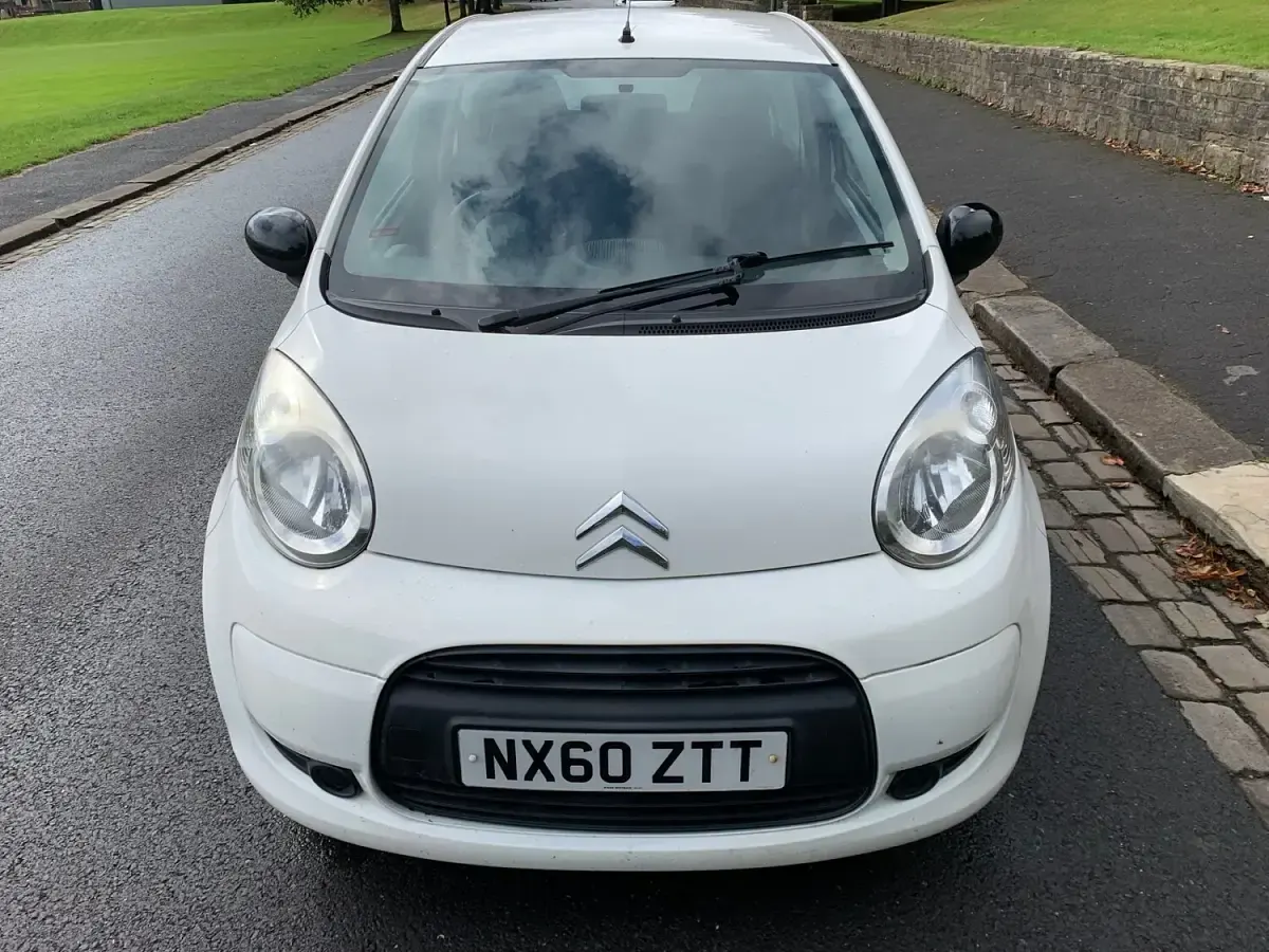 Used Citroën C1 68 HP (50 kW) 2010 White Hatchback