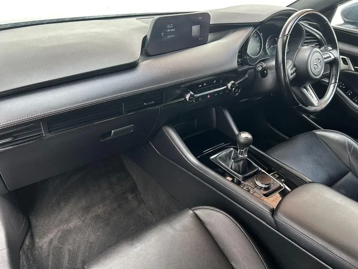 Used Mazda 3 Inclusive 122 HP (89 kW) 2022 Grey Hatchback