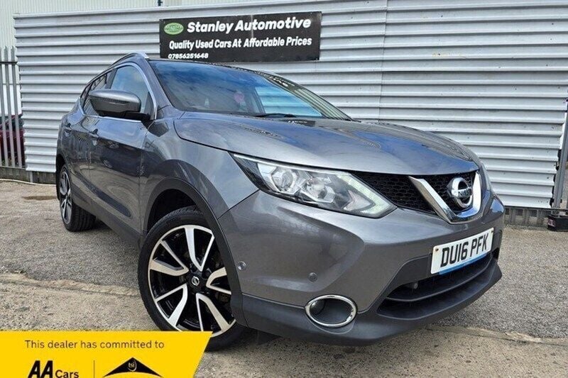 Grey Used 2016 Nissan Qashqai Tekna SUV | £6,140 (Fair price) - Image 1/1