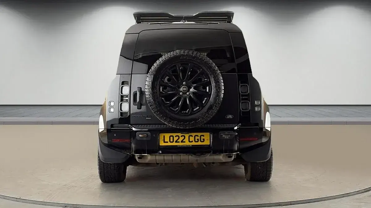 Used Land Rover Defender HSE Dynamic 2022 Carpathian grey SUV