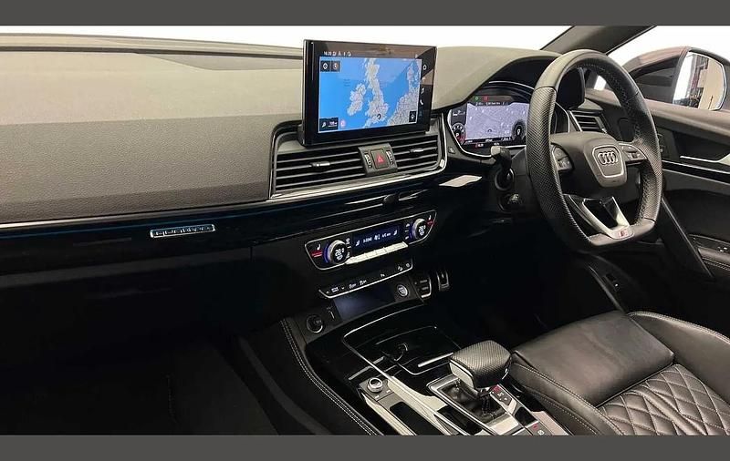 Used Audi Q5 Comfort 261 HP (191 kW) 2023 White SUV