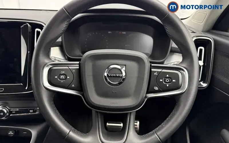 Used Volvo XC40 Inscription 211 HP (155 kW) 2021 Grey SUV