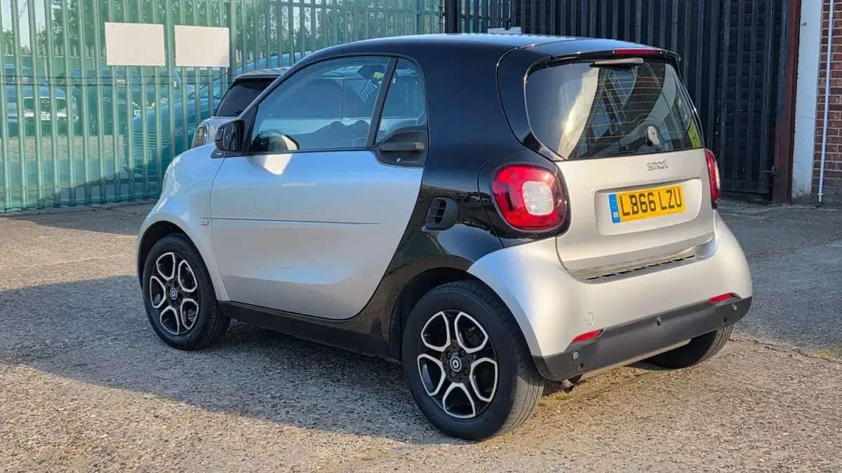 Usado Smart ForTwo Coupé Premium 2016 Prateado Coupé