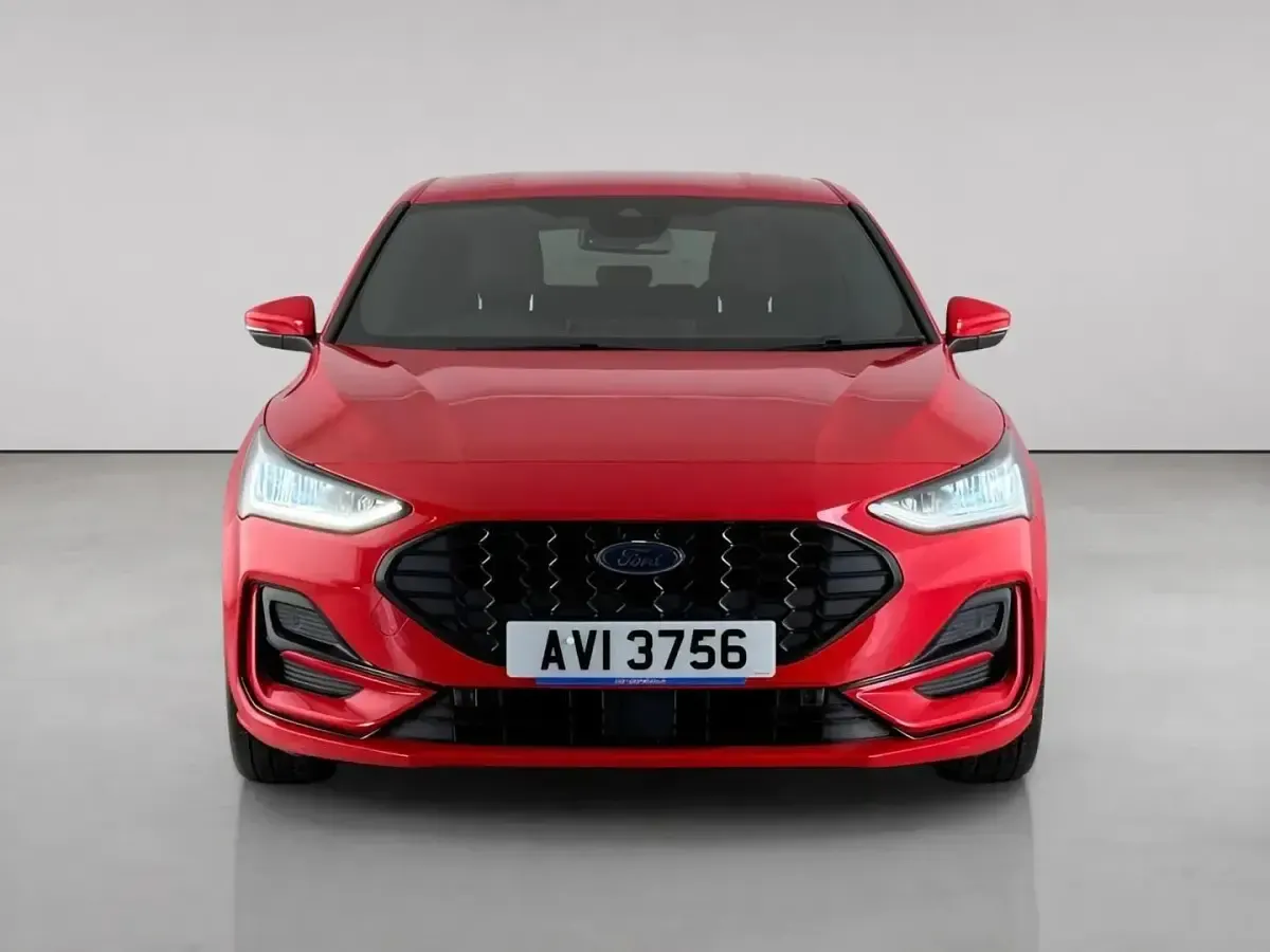 Used Ford Focus ST-Line X 155 HP (114 kW) 2024 Red Hatchback