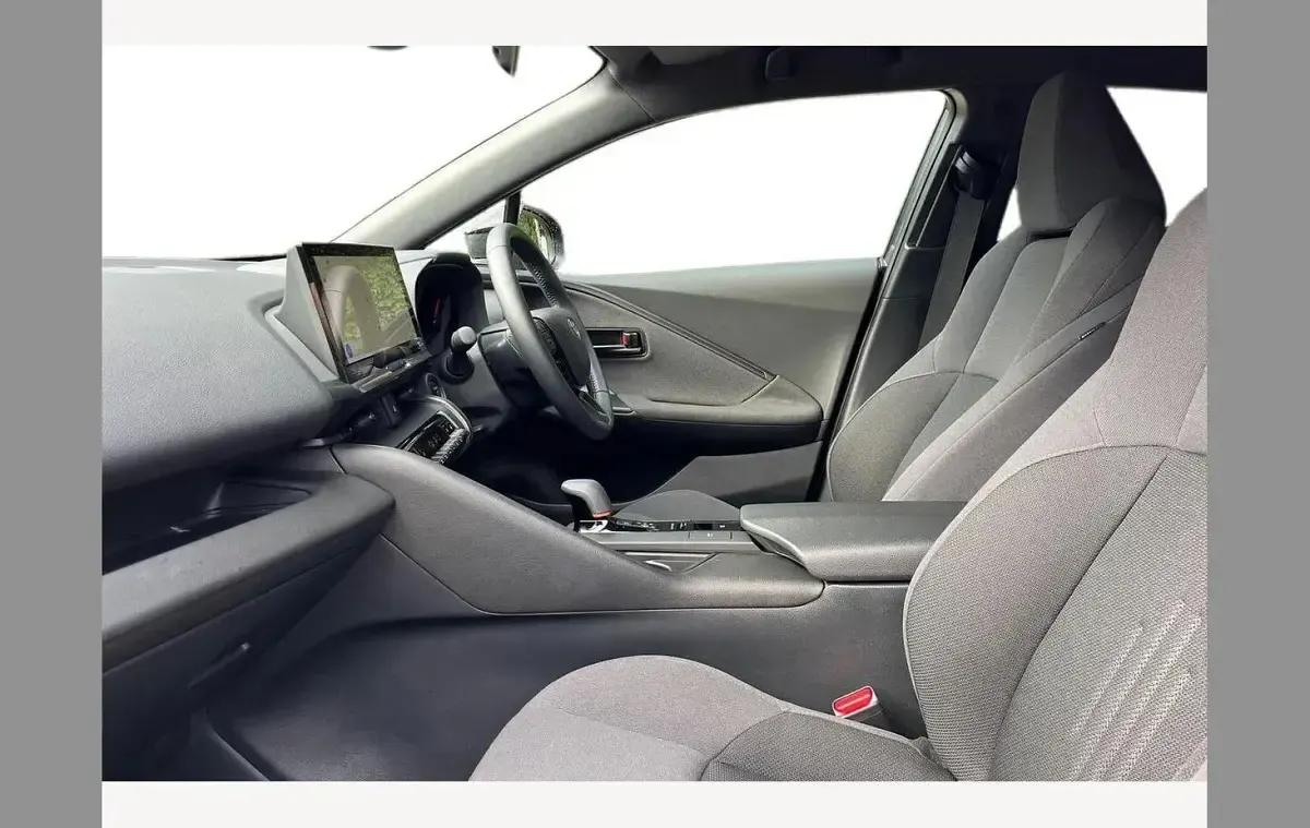 Used Toyota C-HR Design 140 HP (102 kW) 2025 Grey SUV