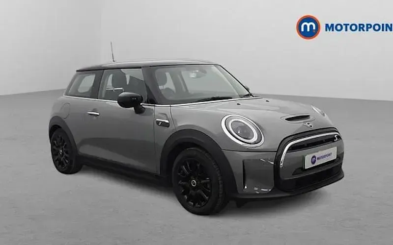 Używany Mini Cooper Level 1 135 kW (184 KM) 2023 Hatchback