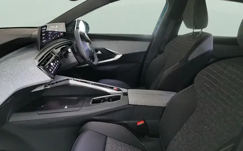 Gebraucht Peugeot 3008 Allure 136 PS (100 kW) 2025 Blau SUV