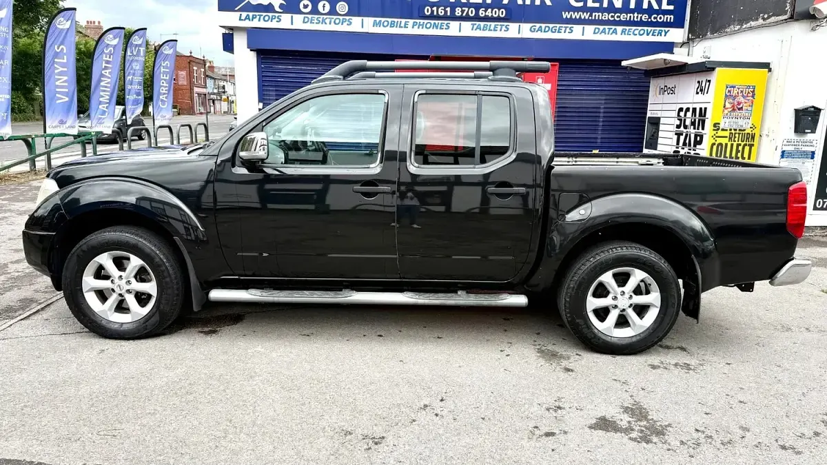 Used Nissan Navara 2009 Black Pickup