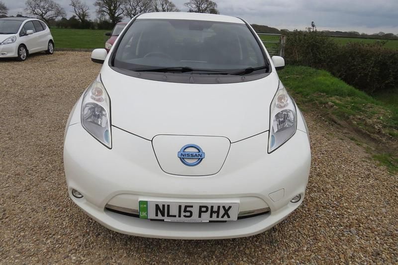 Usado Nissan Leaf Acenta 80 kW (109 HP) 2015 Branco Citadino