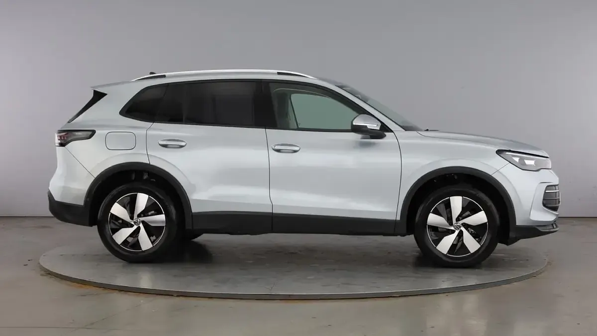 New VW Tiguan Match 150 HP (110 kW) 2026 Oyster silver SUV