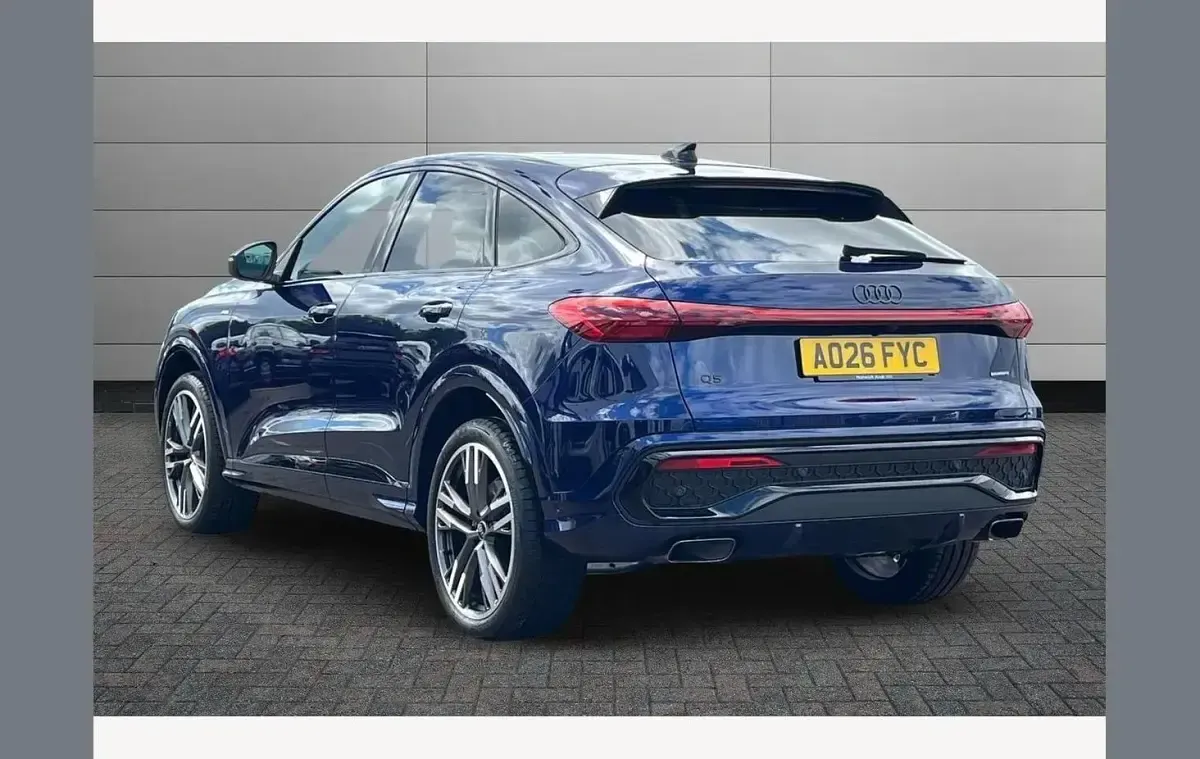 Used Audi Q5 Comfort 204 HP (150 kW) 2026 Blue SUV