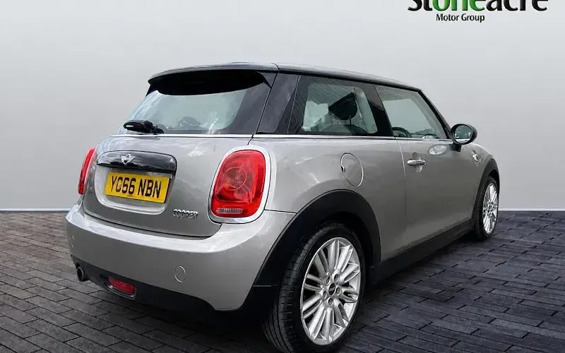 Used Mini Cooper Hatch 136 HP (100 kW) 2017 Silver Hatchback