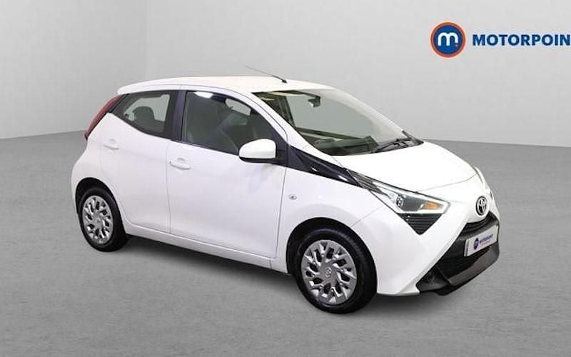 Used 2020 Toyota Aygo X-play Hatchback | £7,899 (Good price) - Image 1/4
