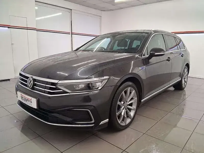 Used VW Passat Advance 218 HP (160 kW) 2021 Grey Estate