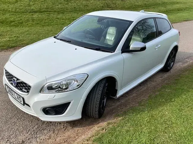 Usado Volvo C30 R-Design 145 HP (106 kW) 2011 Branco Citadino