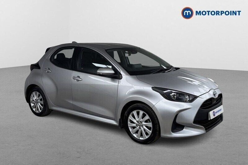Silver Used 2021 Toyota Yaris Hybrid Hatchback | £13,699 (Good price) - Image 1/4