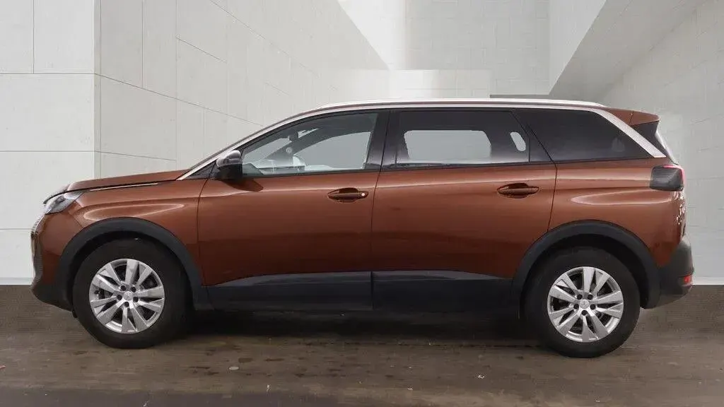 Used Peugeot 5008 Allure+ 130 HP (95 kW) 2023 Bronze SUV