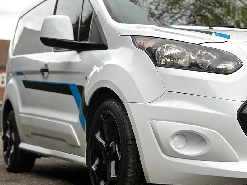 Used Ford Transit Connect 100 HP (73 kW) 2016 White MPV