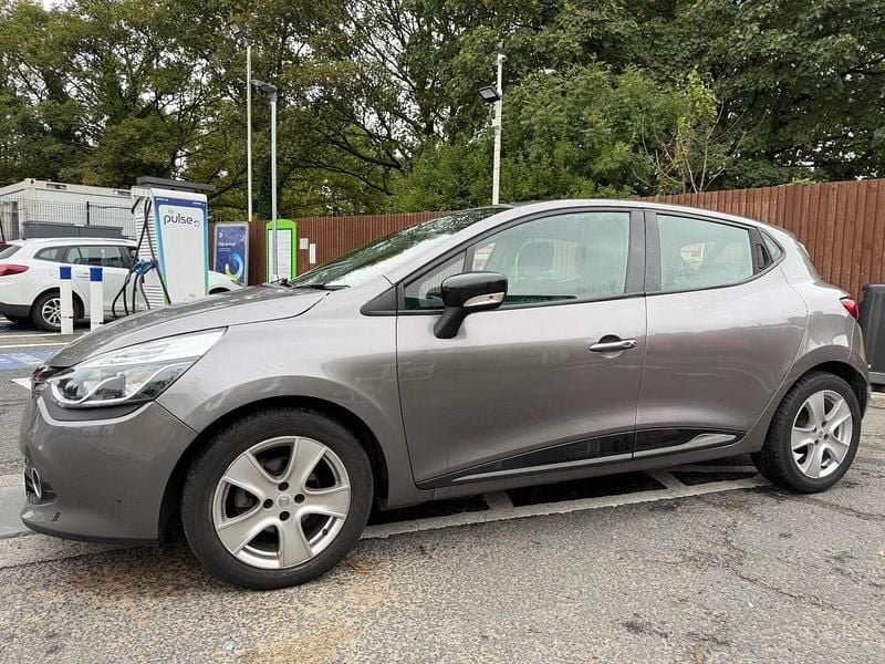 Used Renault Clio IV Dynamique 90 HP (66 kW) 2016 Grey Hatchback