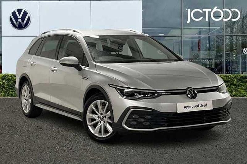 Used 2021 VW Golf VIII Estate | £23,497 (Expensive) - Image 1/4
