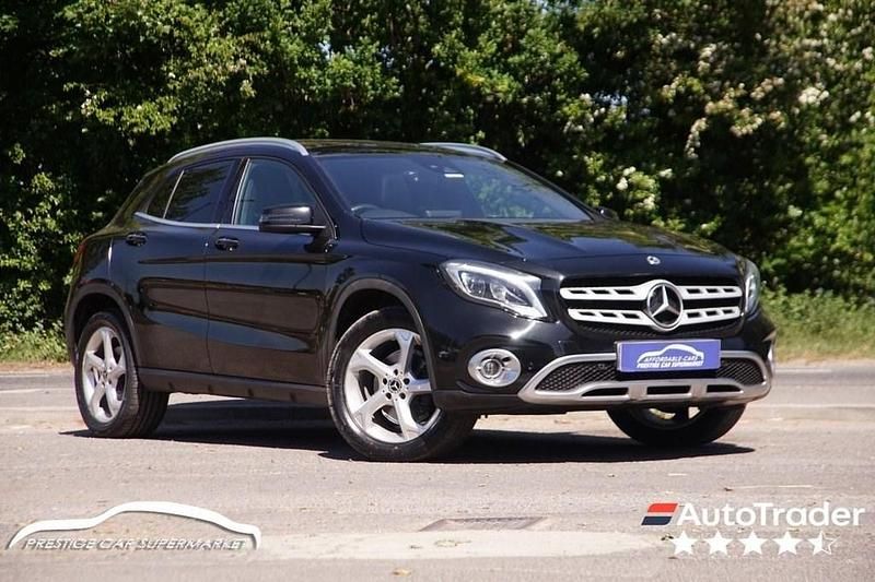 Black Used 2017 Mercedes GLA200 Premium Plus SUV | £12,199 (Fair price) - Image 1/4