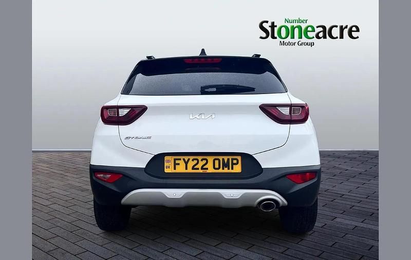 Used Kia Stonic 117 HP (86 kW) 2022 White SUV