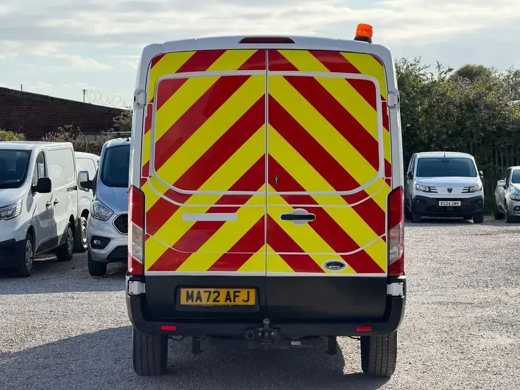 Used Ford Transit S 130 HP (95 kW) 2022 White Van