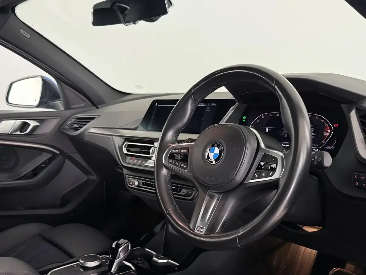 Used BMW 118 M Sport 136 HP (100 kW) 2023 Blue Hatchback