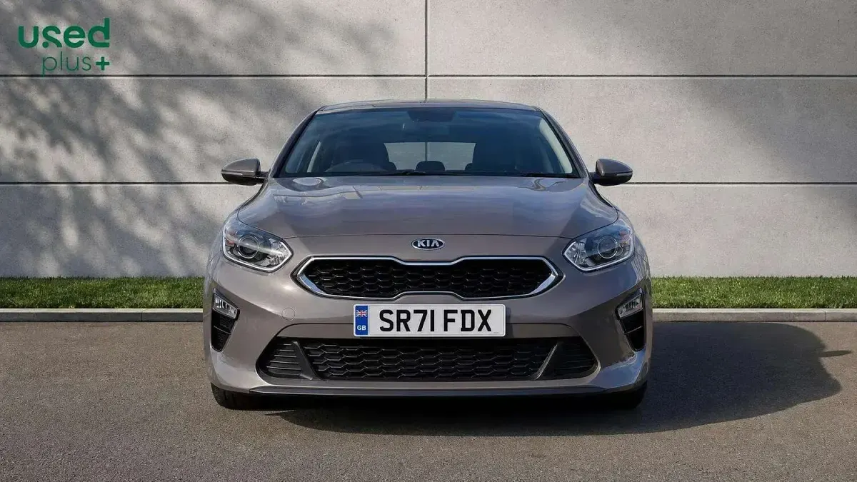 Used Kia Ceed 118 HP (86 kW) 2021 Brown Hatchback