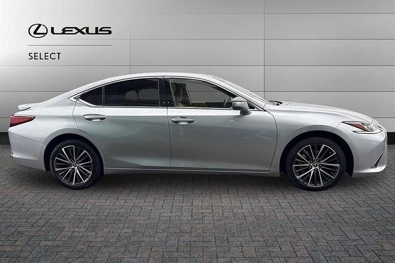 Used Lexus ES300H 218 HP (160 kW) 2022 Silver Sedan
