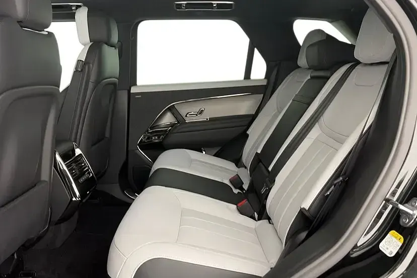 New Land Rover Range Rover Sport 246 HP (180 kW) 2026 Black SUV