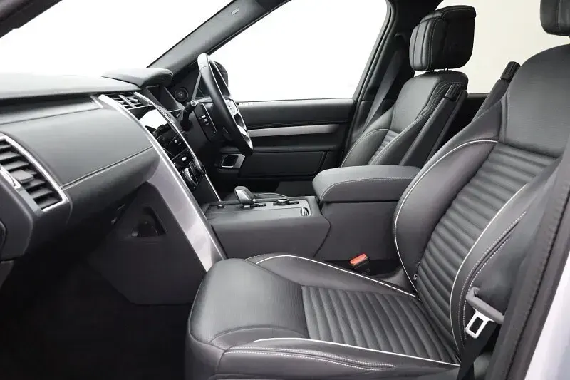 Used Land Rover Discovery 5 HSE Dynamic 302 HP (222 kW) 2024 Silver SUV