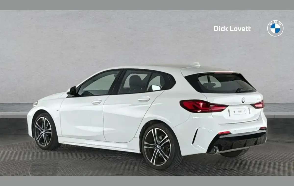 Used BMW 118 M Sport 134 HP (98 kW) 2022 White Hatchback
