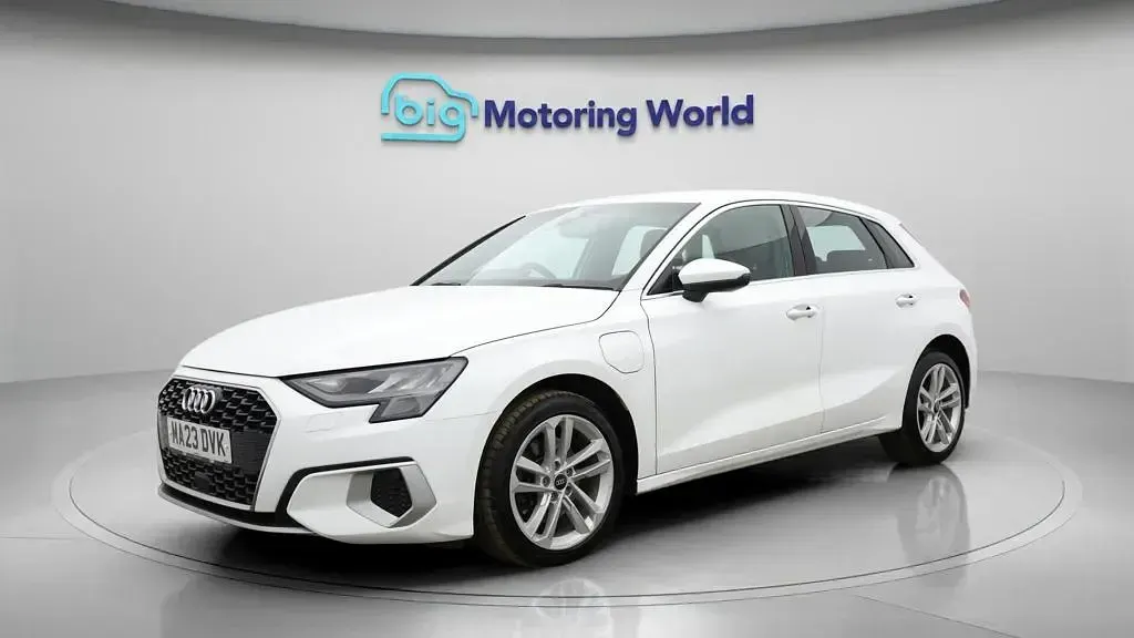 Used Audi A3 Sportback Sport 204 HP (150 kW) 2023 White Hatchback