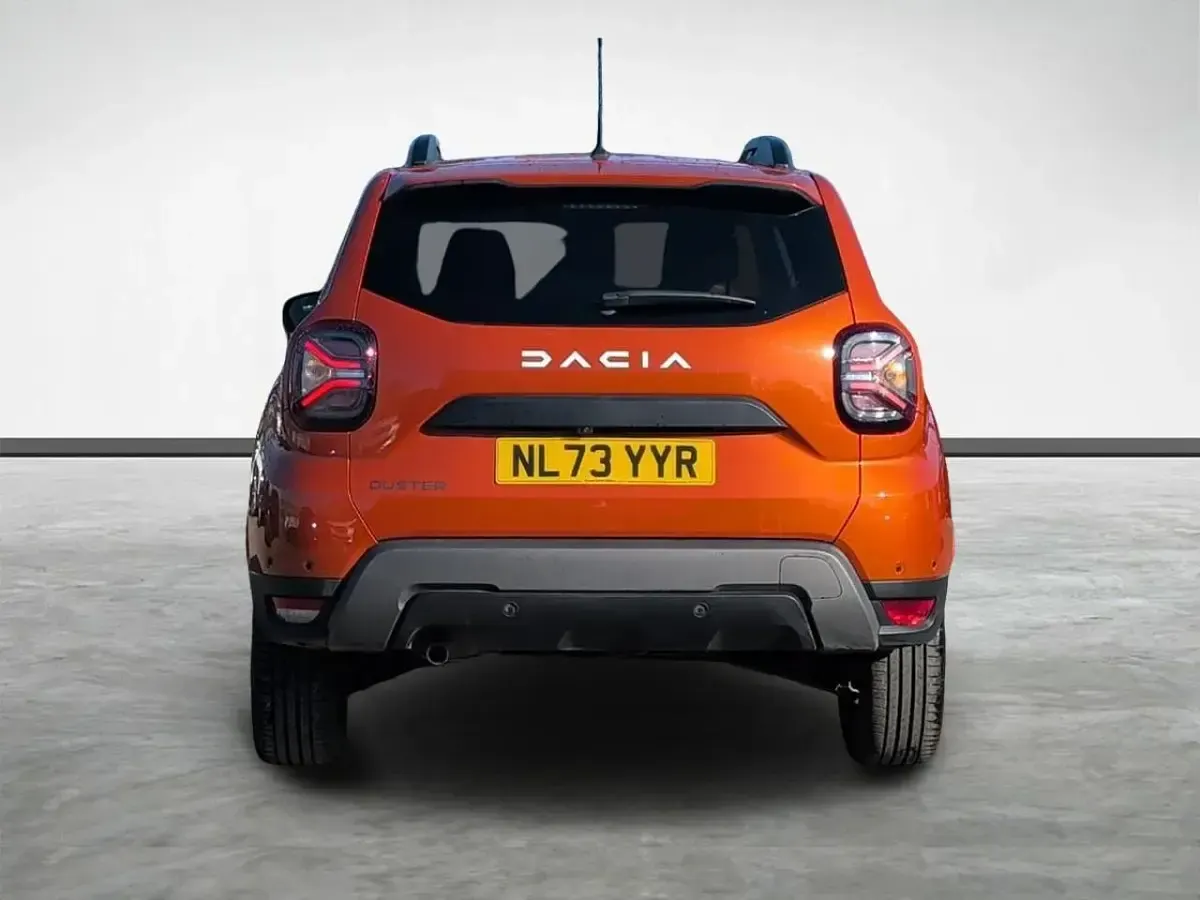 Begagnad Dacia Duster Journey 89 HK (65 kW) 2023 Orange SUV