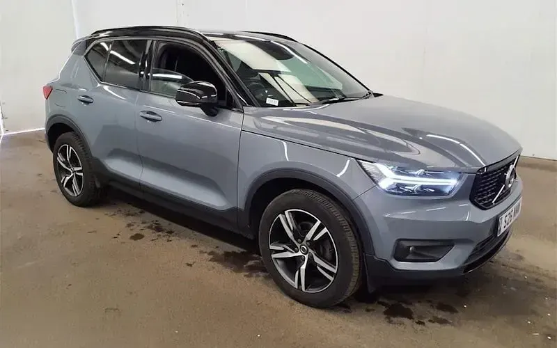 Used Volvo XC40 R-Design 163 HP (119 kW) 2021 SUV