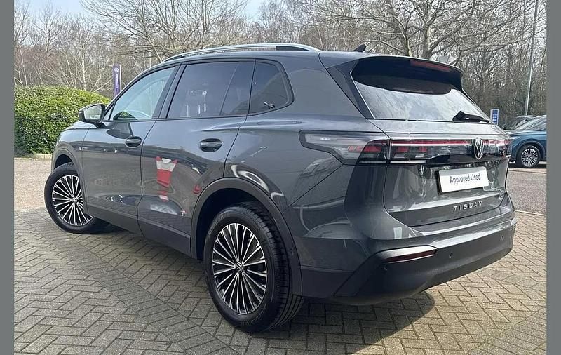 Używany VW Tiguan Match 147 KM (108 kW) 2024 Szary SUV