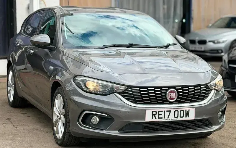 Used Fiat Tipo Lounge 120 HP (88 kW) 2017 Hatchback